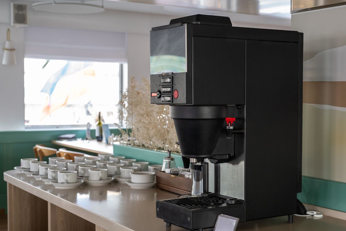 Why Coffee Machine Rental Is Popular in Singapore Offices